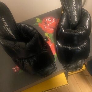 Dolce & Gabbana Shiny Black Quilted Sandals